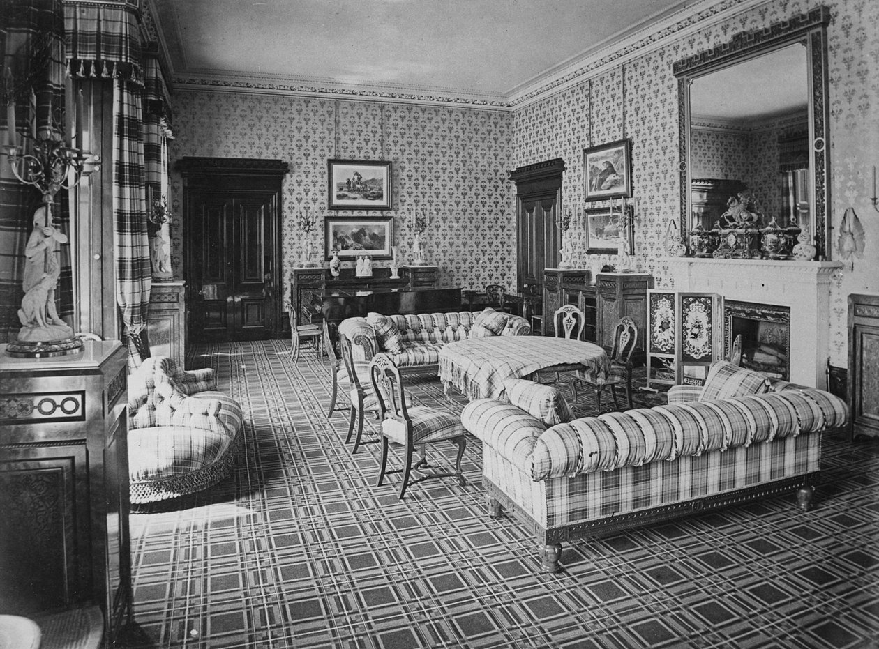 El Salón, Castillo de Balmoral, 1873 de English Photographer
