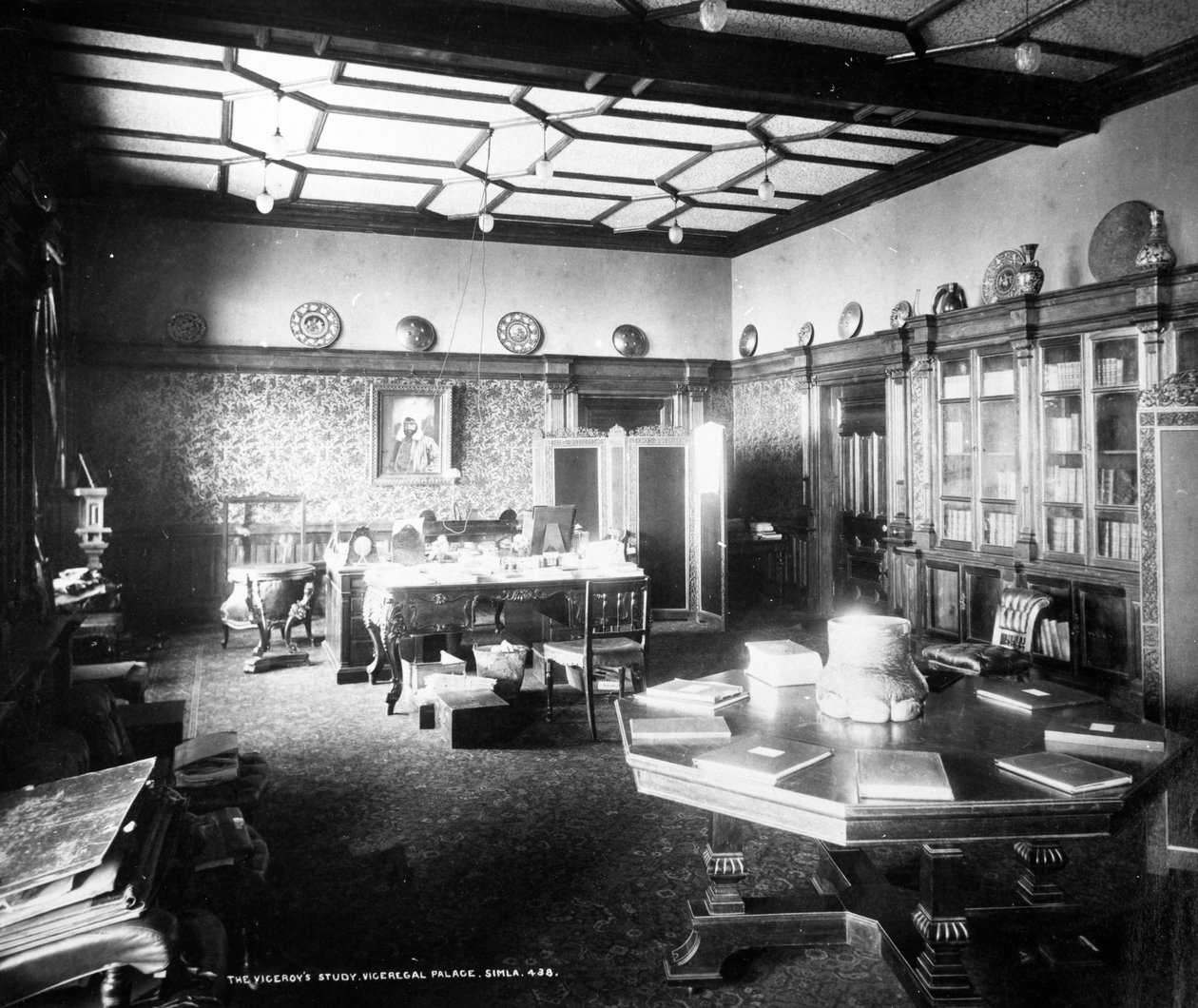 El estudio del virrey, Palacio Viceregal, Simla, c.1890 de English Photographer