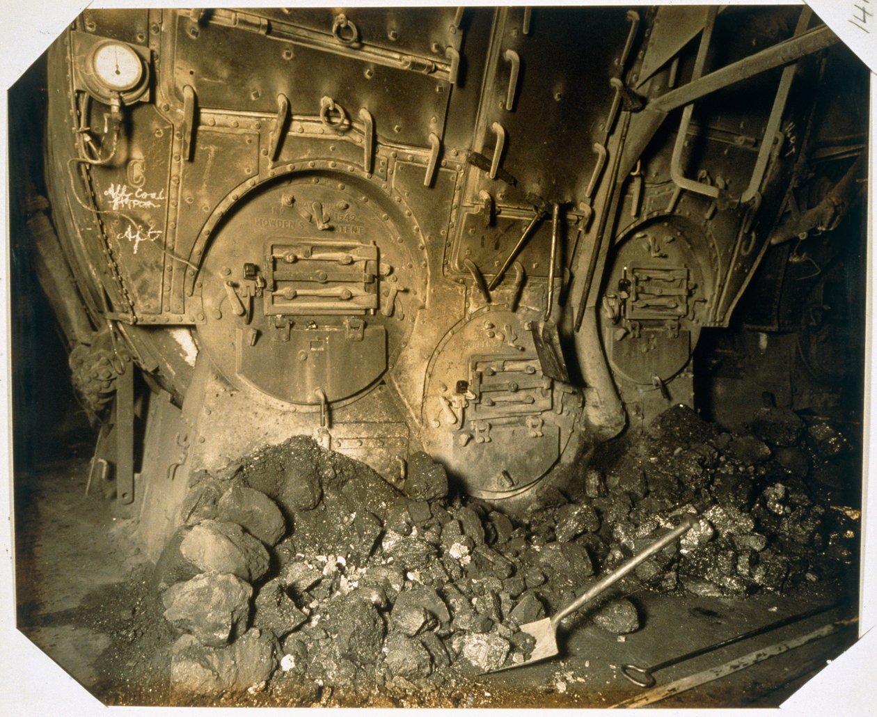 La sala de calderas del RMS Aquitania de English Photographer