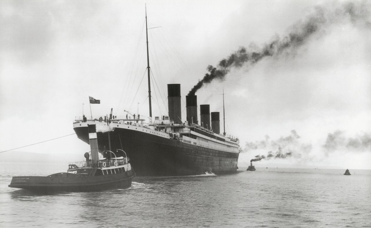 Titanic listo para su viaje inaugural, 2 de abril de 1912 de English Photographer