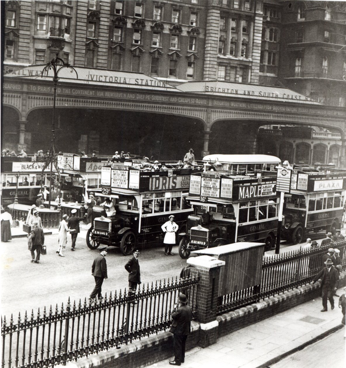 Estación Victoria, años 1920 de English Photographer