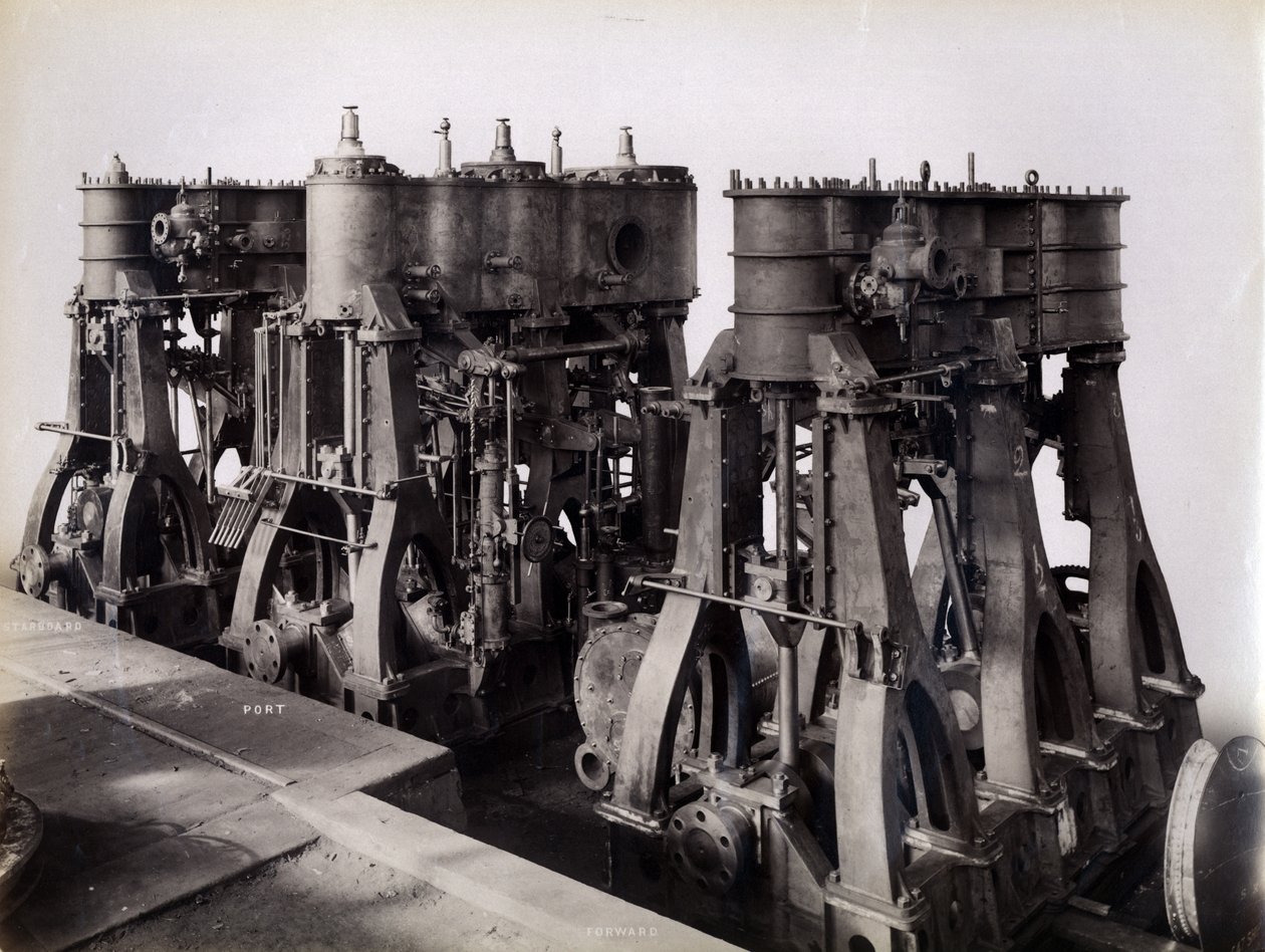 Número de astillero 647, Baikal. Mostrando los tres motores principales instalados en el rompehielos transbordador de trenes Baikal, 1896 de English Photographer