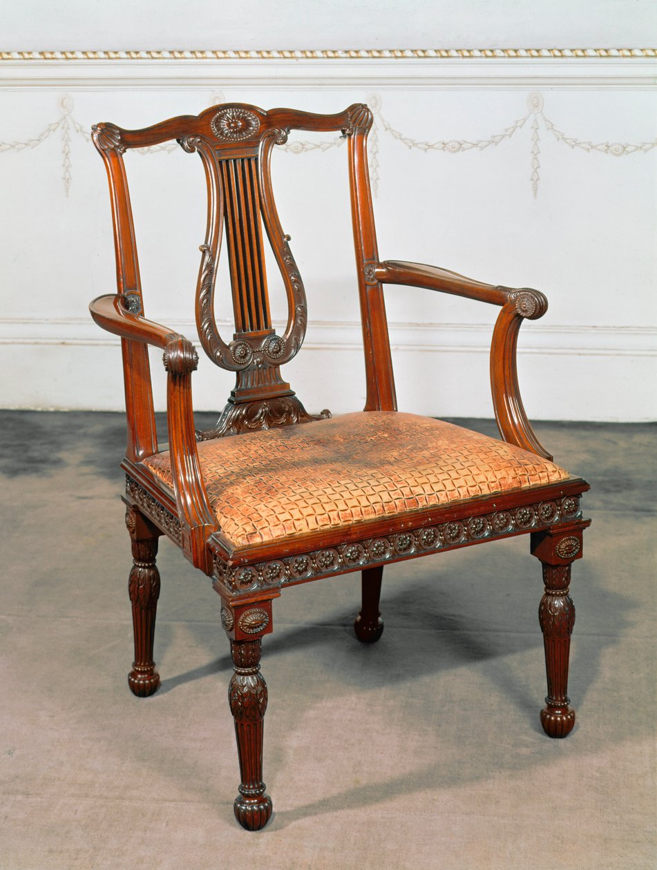 Silla de respaldo de lira tallada, suministrada por Chippendale, 1768 de English School