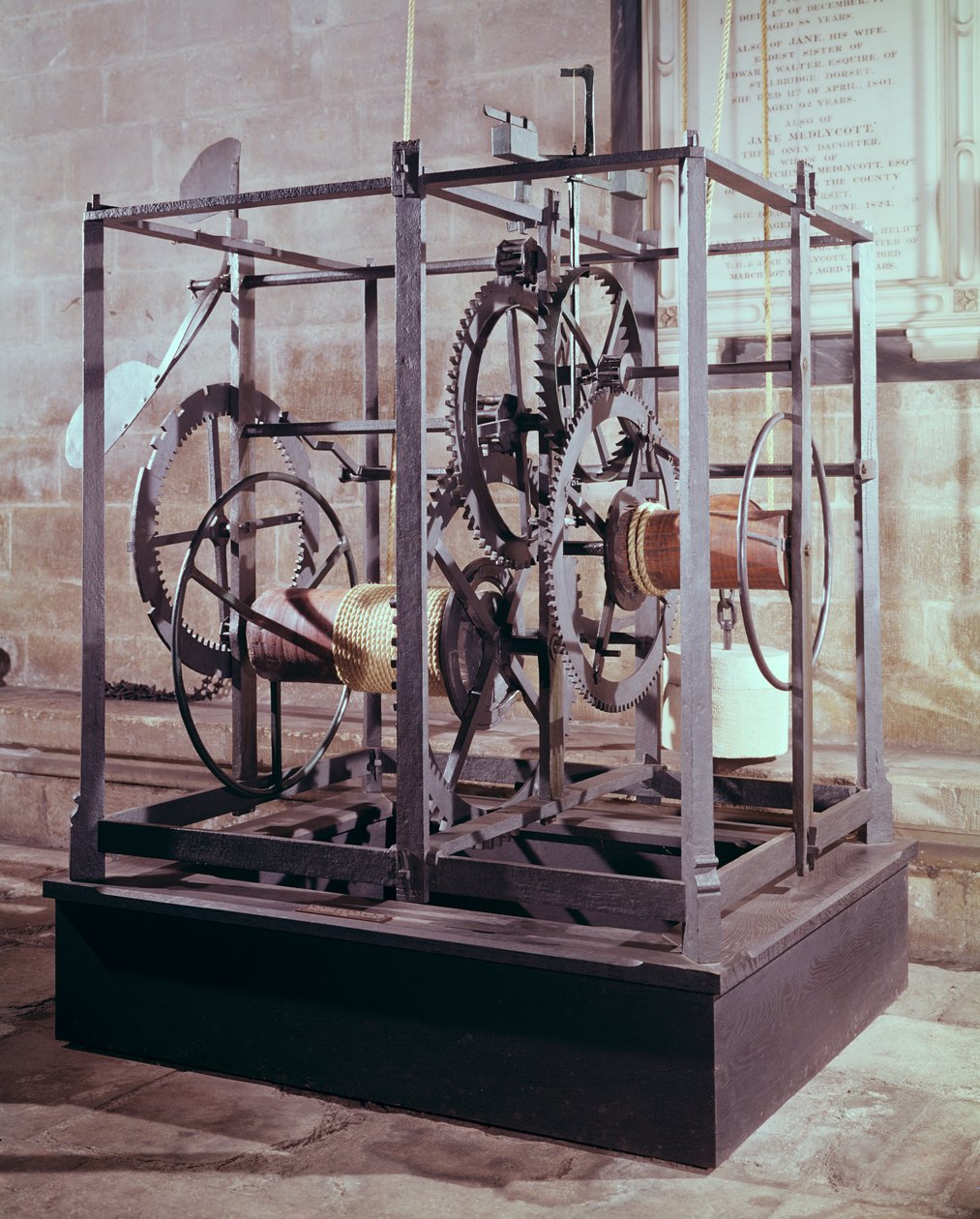 Reloj de catedral hecho para la torre en la Catedral de Salisbury, 1386 de English School