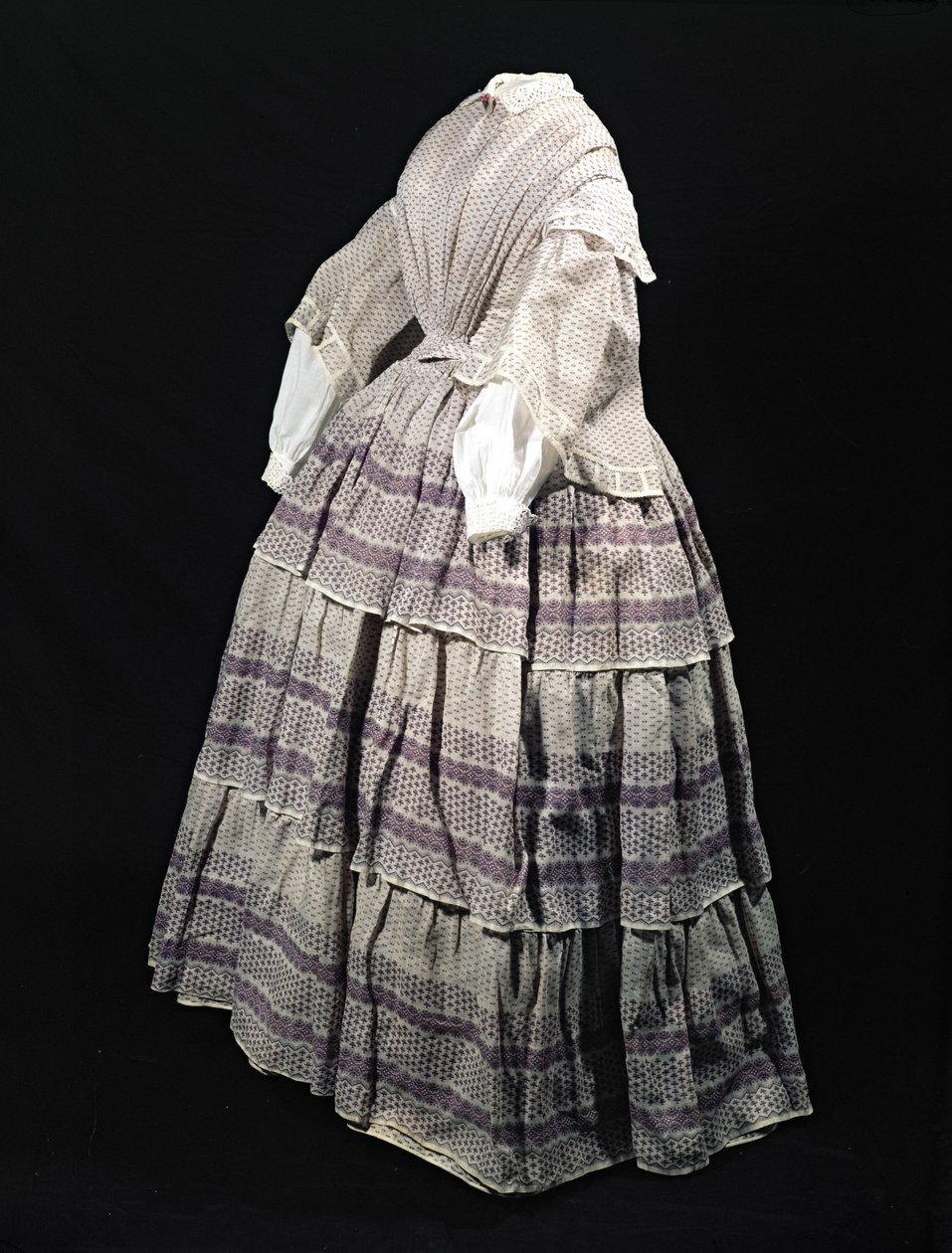 Vestido de crinolina, 1850-60 de English School
