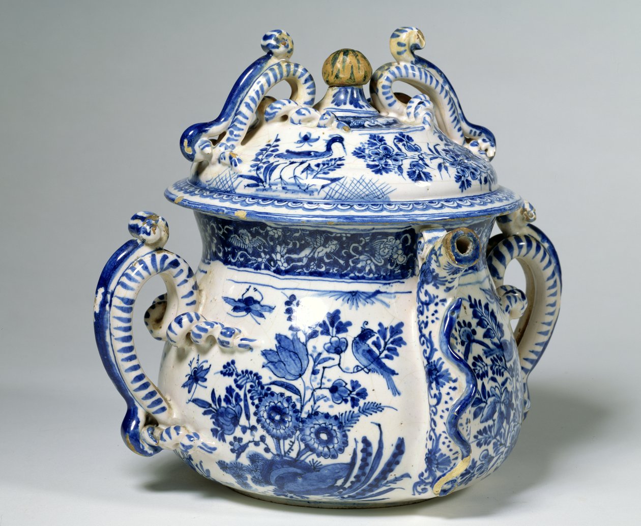 Olla de posset de loza de Delft y tapa (cerámica) de English School