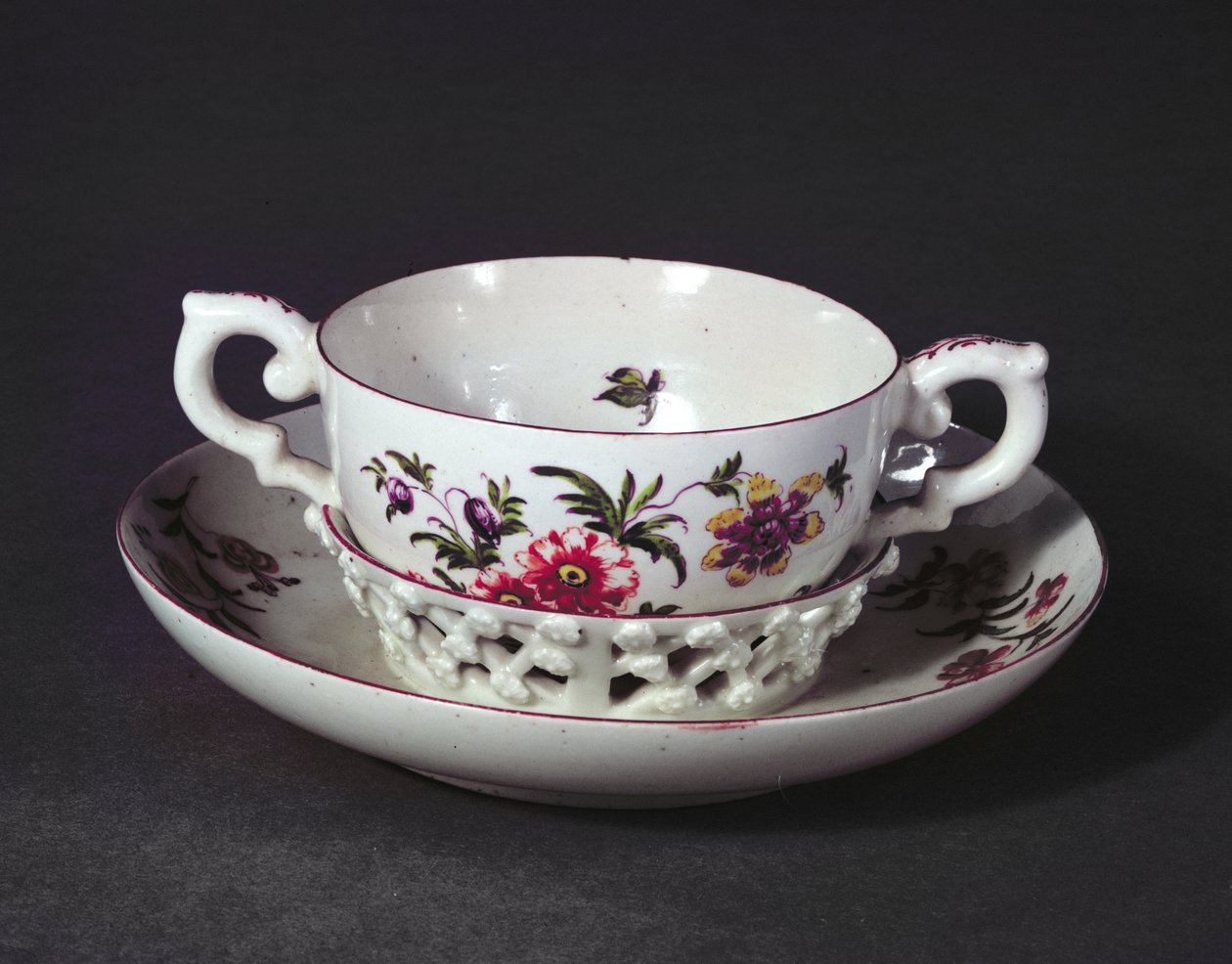 Taza y platillo trembleuse de Derby, c.1758 de English School