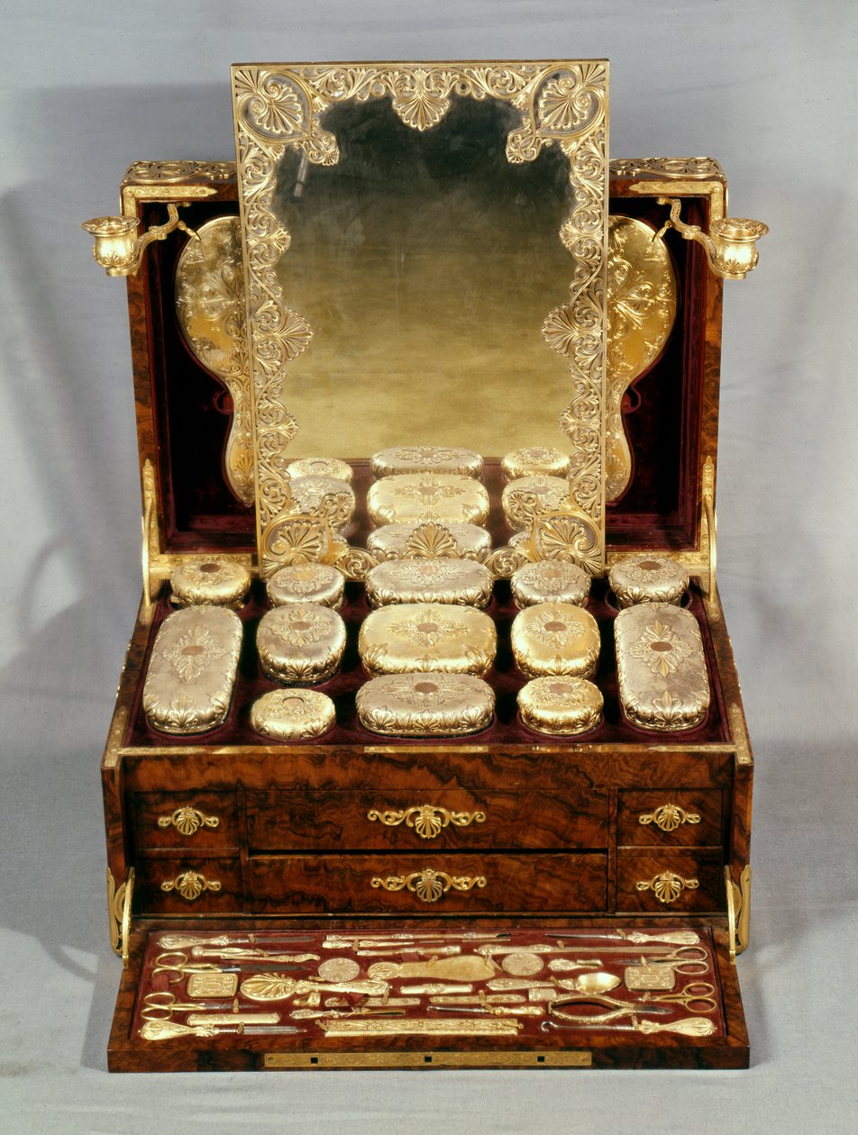 Estuche de tocador con accesorios dorados en plata, 1850s de English School