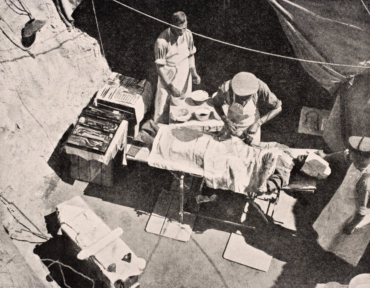 Cirugía de campo en la península de Gallipoli, Turquía, 1915, de 