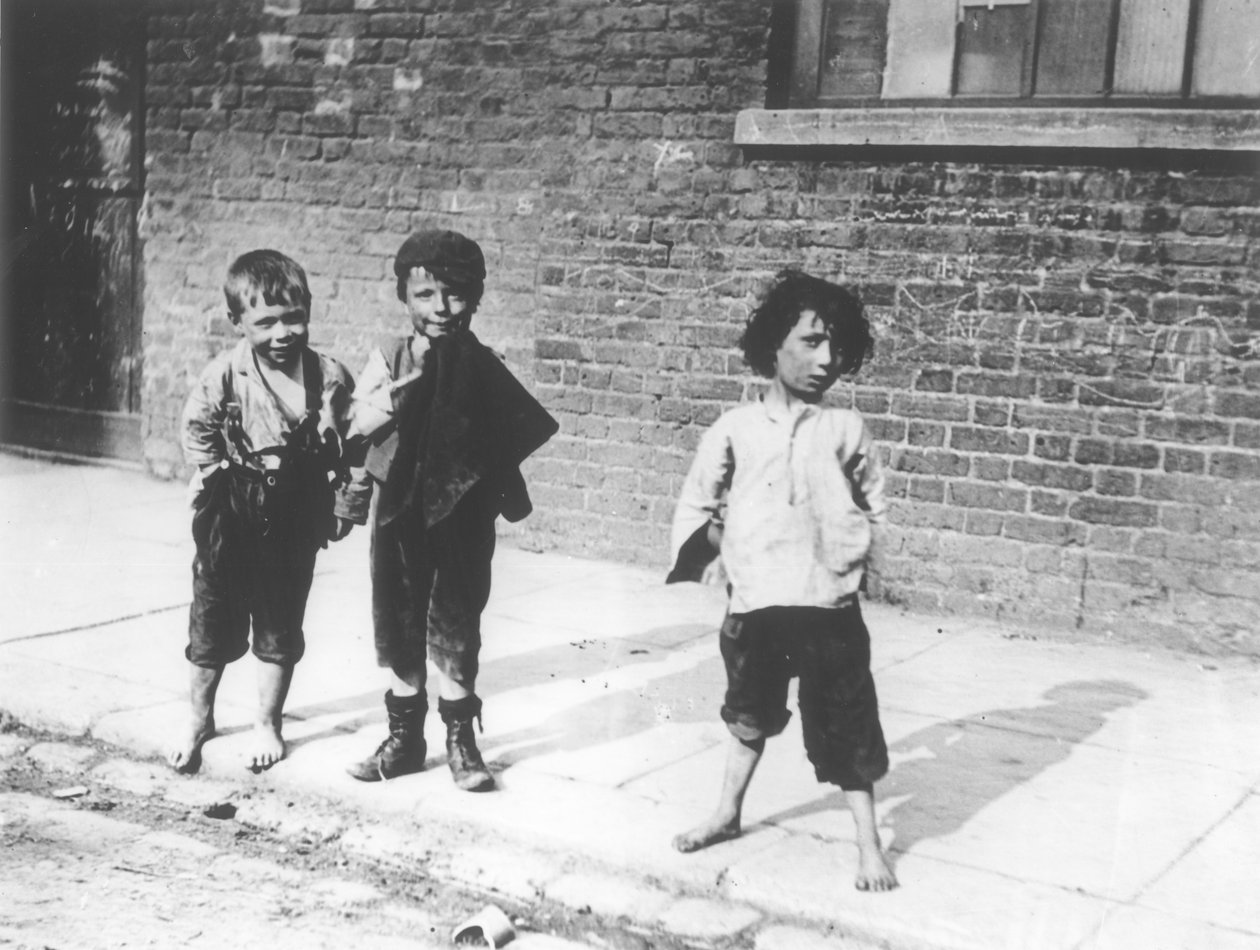 Los Barrios Bajos de Londres de English School