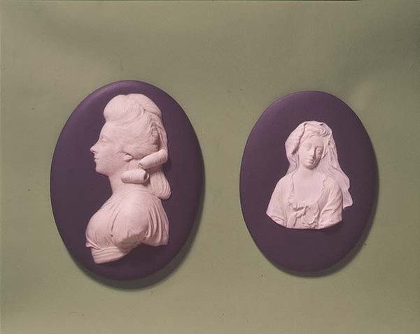 Medallones de Lady Walpole y la duquesa de Devonshire, c.1850 de English School