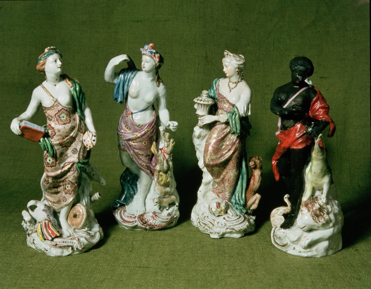 Figuras de porcelana de Plymouth de los Cuatro Continentes producidas bajo William Cookworthy a partir de moldes de Longton Hall, c.1770 de English School
