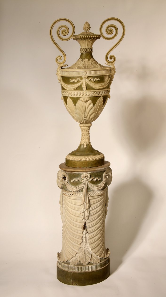 Urna en un pedestal, c.1800 de English School