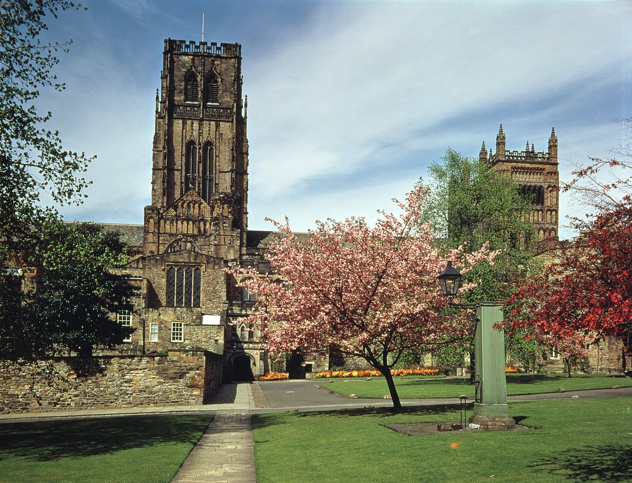 Vista del exterior, construido 1093-1280 de English School