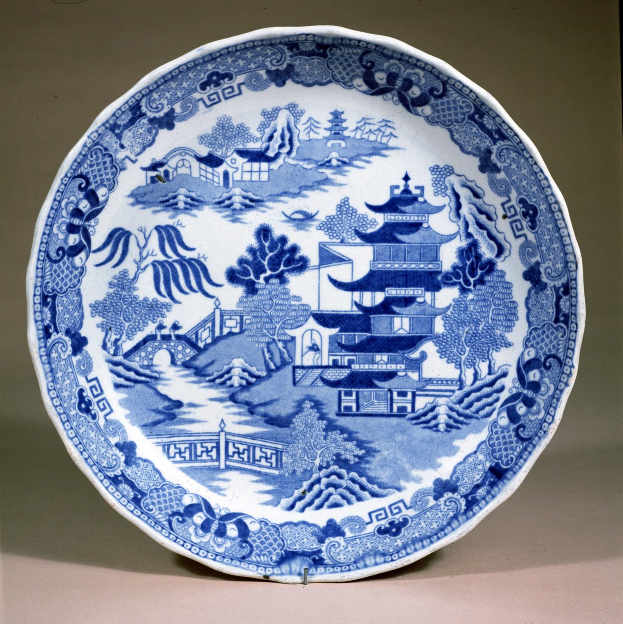 Plato de patrón de sauce de Worcestershire, hecho por Grainger Lee and Company, c.1850 de English School