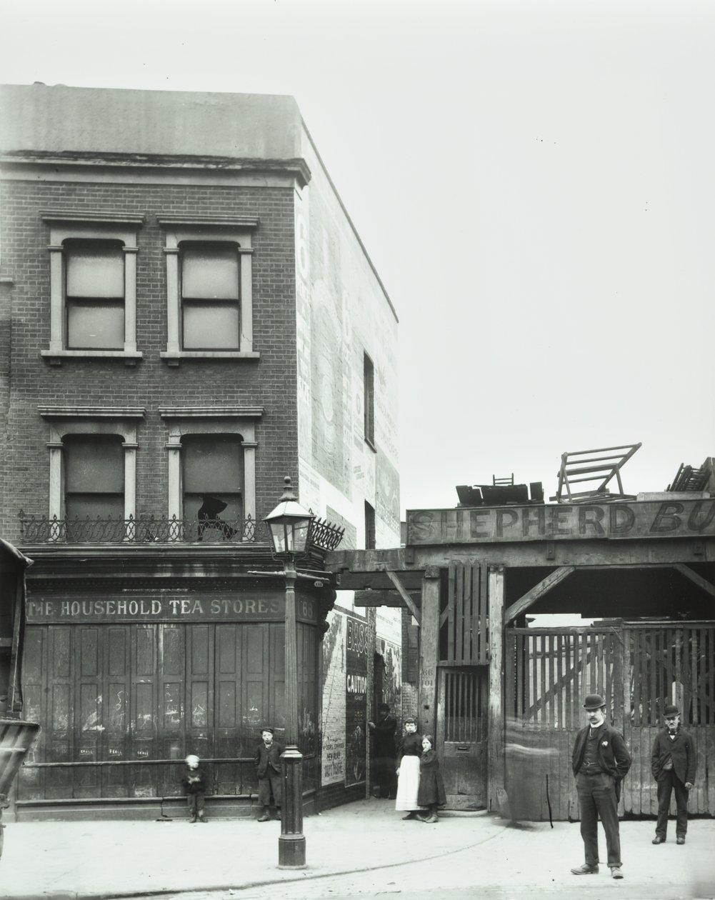 68 Bermondsey New Road: elevación frontal, Londres, 1898 de English Photographer