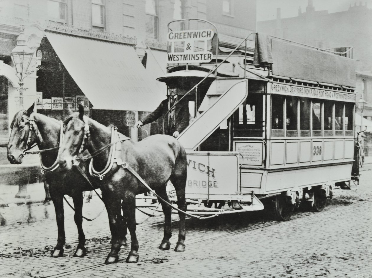 Tranvía tirado por caballos de Greenwich a Westminster, 1885 de English Photographer