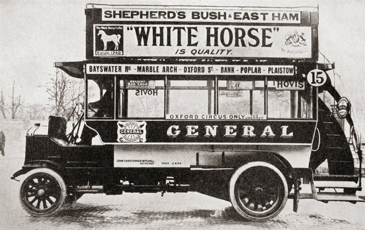 Un ómnibus, c.1910, de La Historia de Veinticinco Años, publicado en 1935 de English Photographer