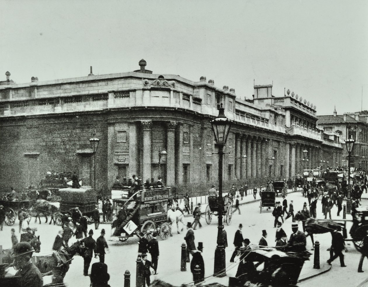 Banco de Inglaterra, Threadneedle Street, Ciudad de Londres, 1890 de English Photographer