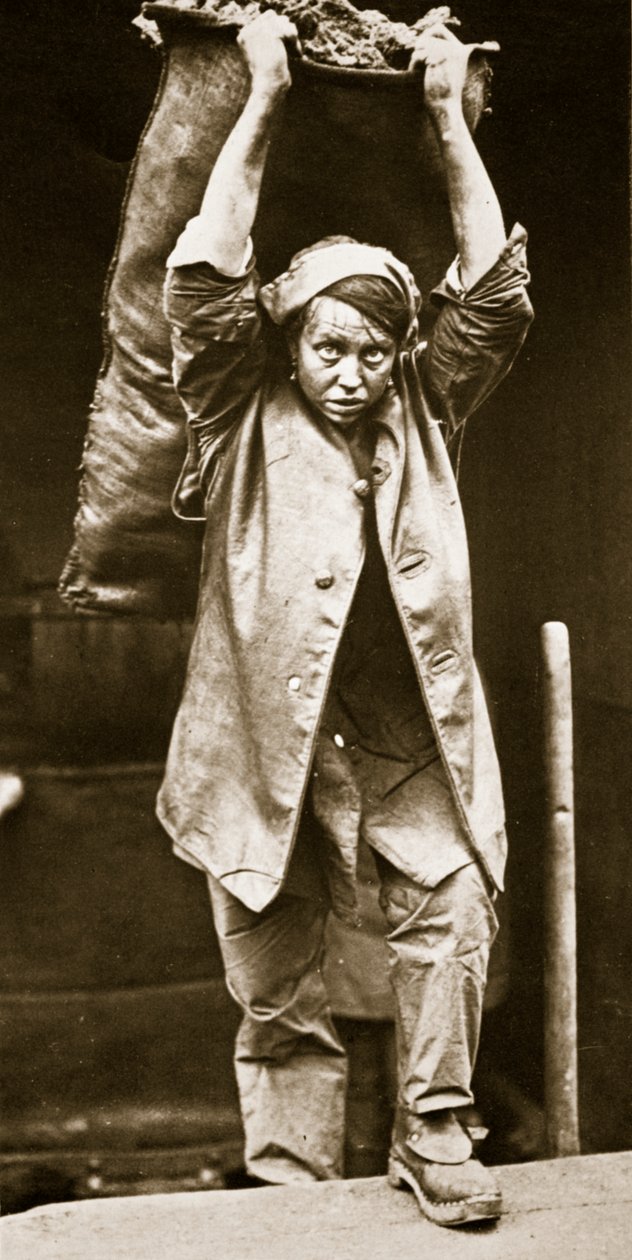 Entregando carbón, impresión de Horace W. Nichols, c.1916 (fotograbado) de English Photographer