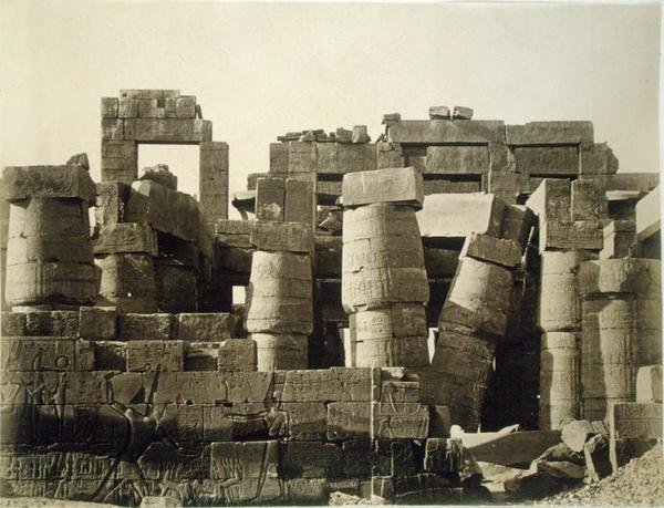 Vista exterior del hipóstilo del gran templo de Karnak de English Photographer