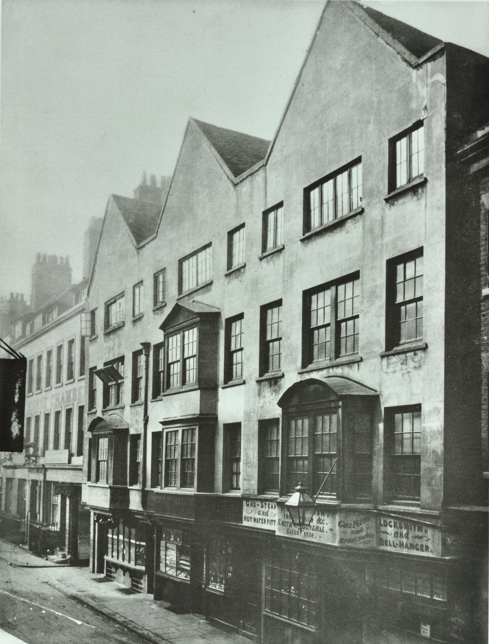 Fetter Lane, parte trasera de Barnards Inn, Ciudad de Londres, 1879 de English Photographer