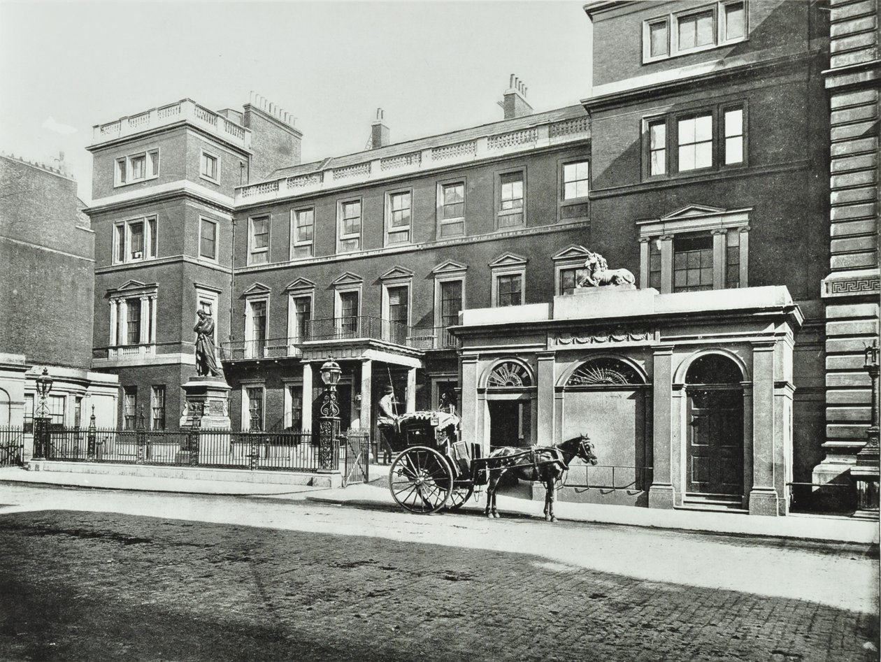 Coche de alquiler fuera de la oficina de guerra Pall Mall, Colección Willis, 1890 de English Photographer