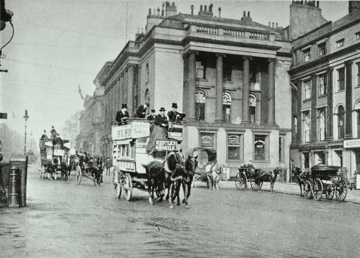 Autobuses de caballos en Waterloo Place, 1895 de English Photographer