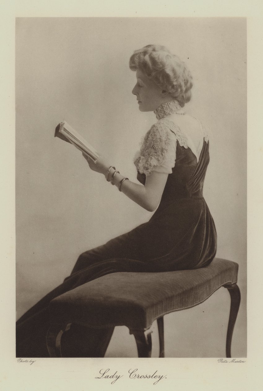 Lady Crossley (foto b/n) de English Photographer