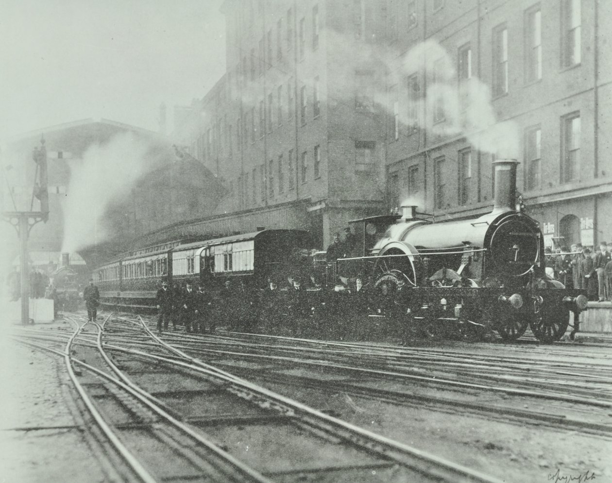 Último tren de ancho de vía ancho saliendo de la estación de Paddington, 1892 de English Photographer