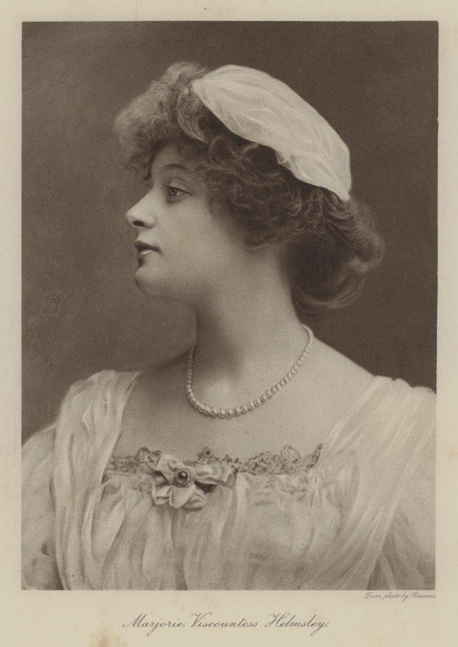 Marjorie Vizcondesa Helmsley (foto b/n) de English Photographer