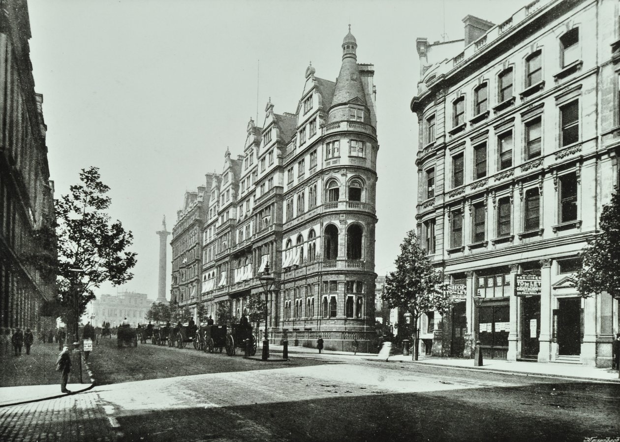 Northumberland Avenue, 1895 de English Photographer