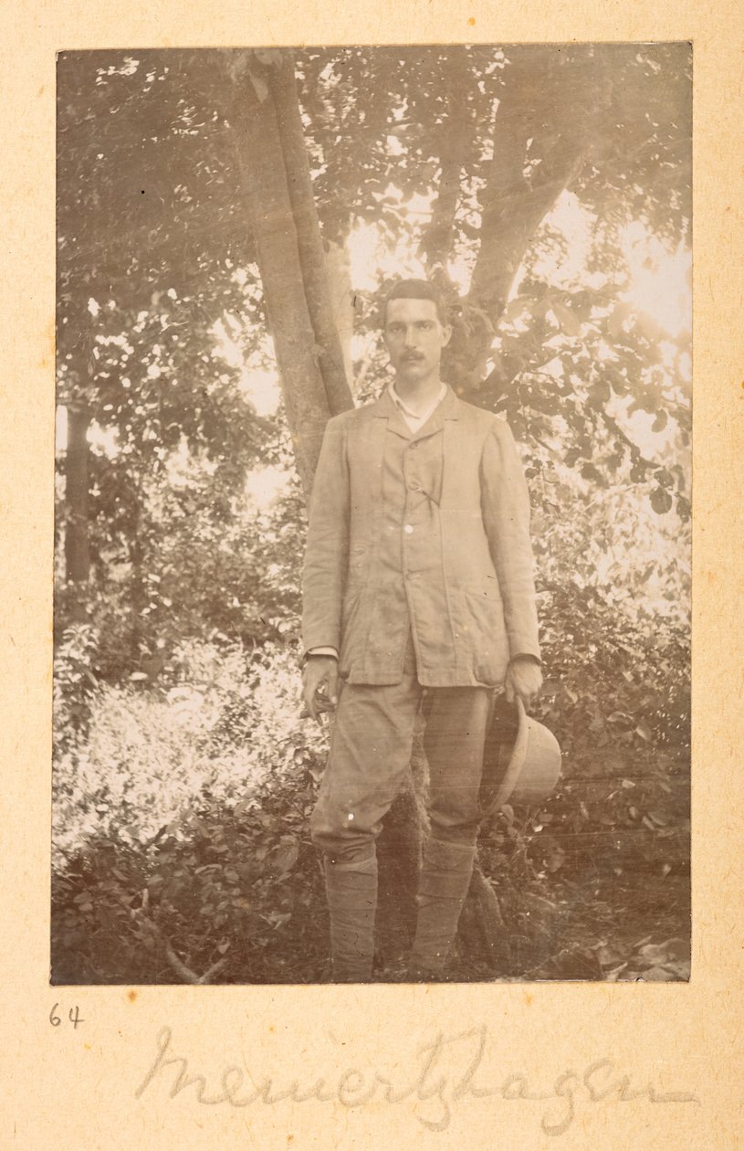 Retrato de Richard Meinertzhagen por Bailey, en fotografías indias de F.M. Bailey 1900-03 (foto sepia) de English Photographer