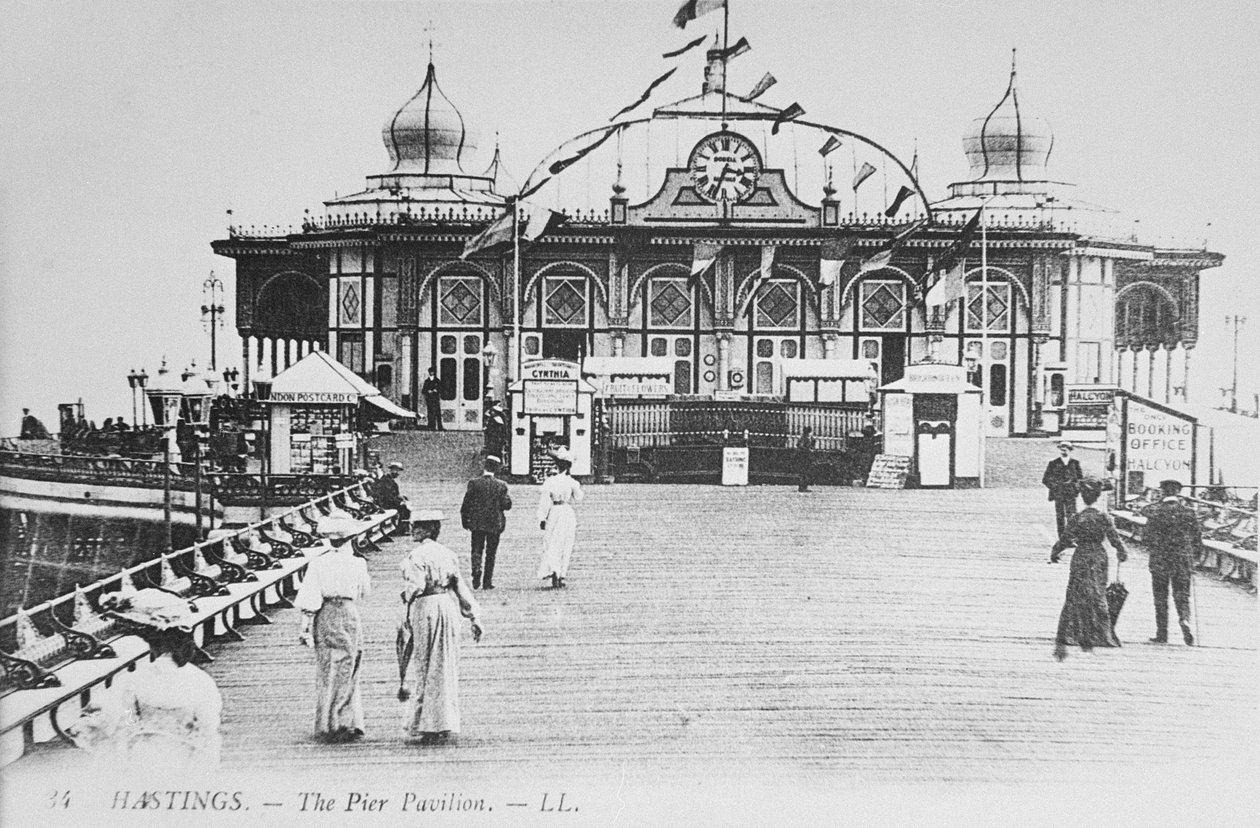 El Pabellón del Muelle, Hastings, c.1890 de English Photographer