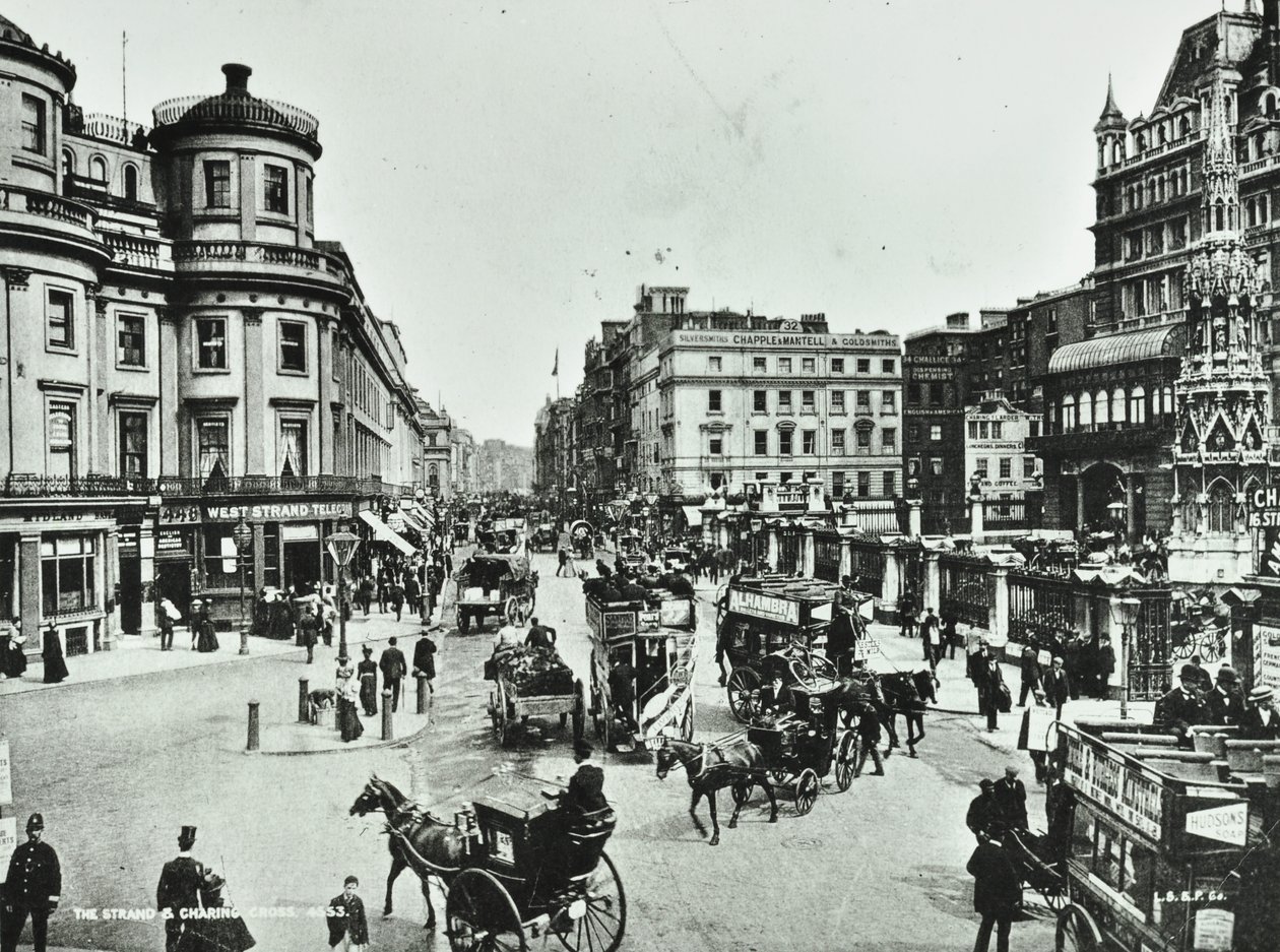 The Strand y Charing Cross, 1897 de English Photographer
