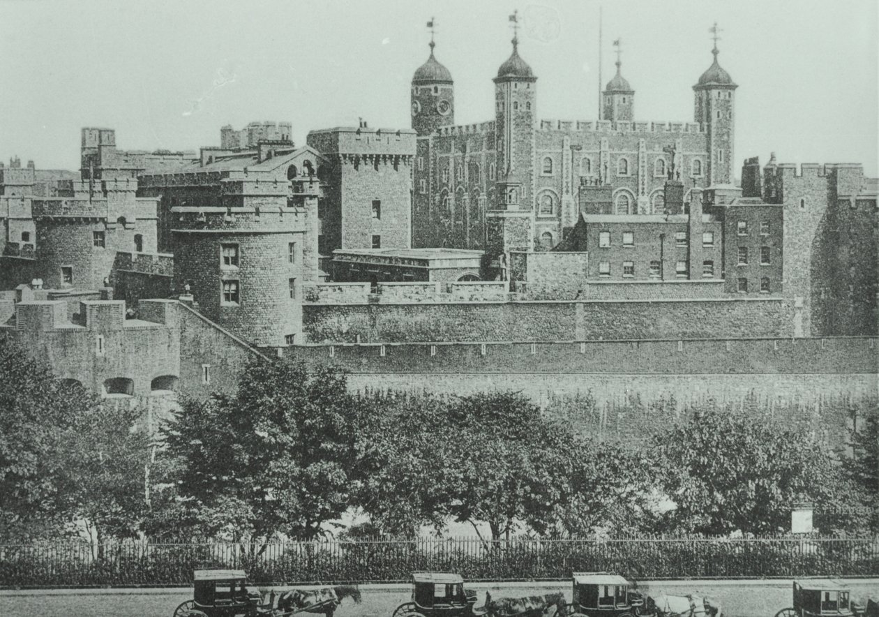 Tower Hill: vista de la Torre de Londres, 1895 de English Photographer