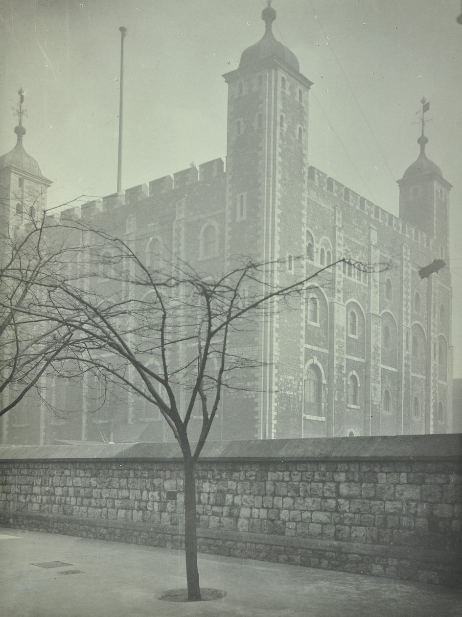 Torre de Londres, Tower Hill: Torre Blanca, 1899 de English Photographer