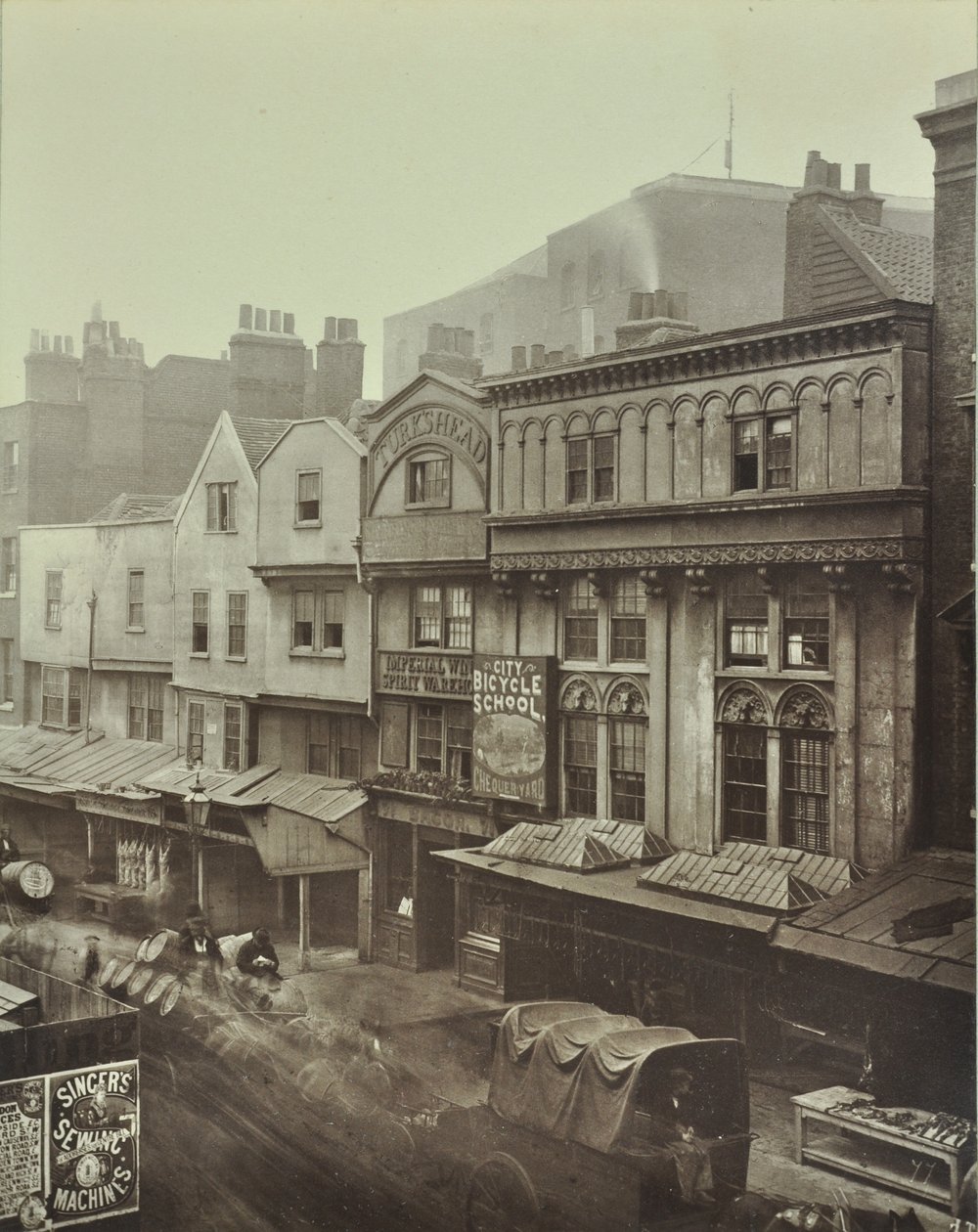 Turks Head, Aldgate, Londres, 1883 de English Photographer