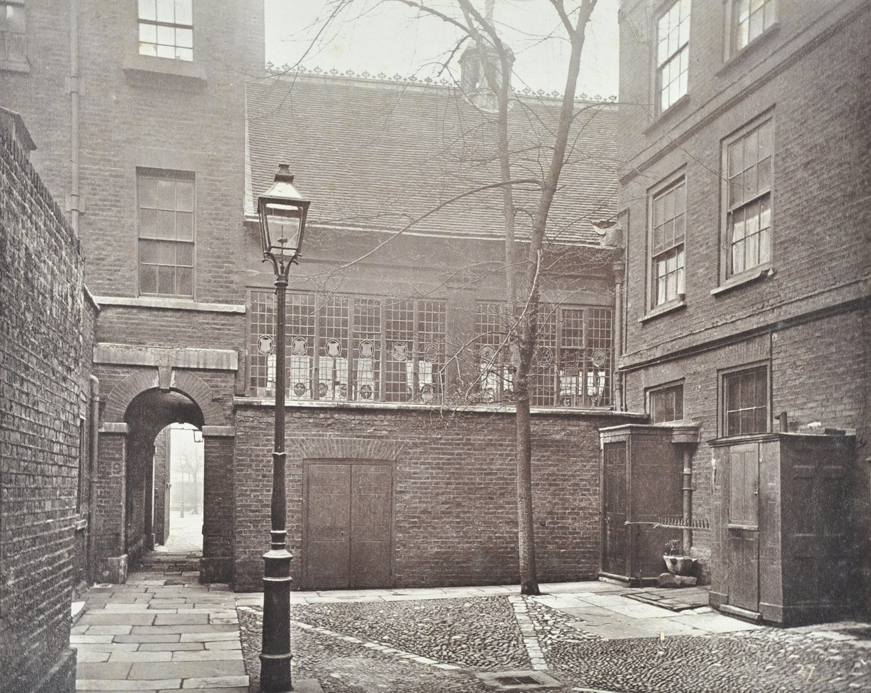 Vista de Barnards Inn, 1879 de English Photographer