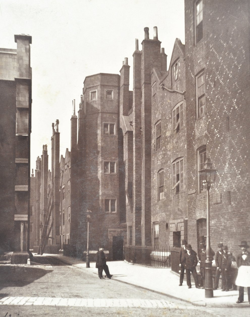 Vista de la Plaza Vieja de Lincolns Inn, Londres, 1876 de English Photographer