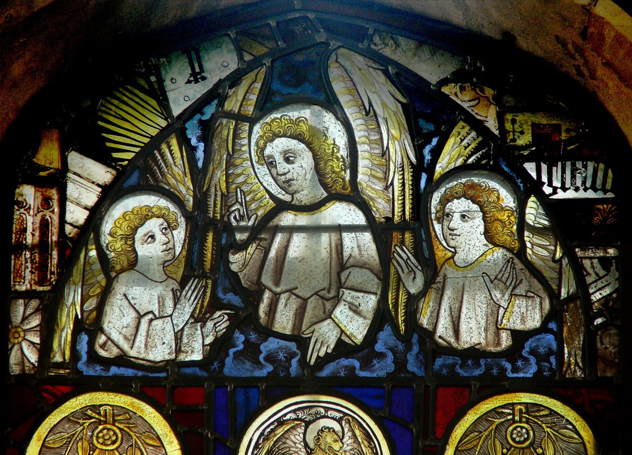 Un panel en la ventana este que representa ángeles de English School