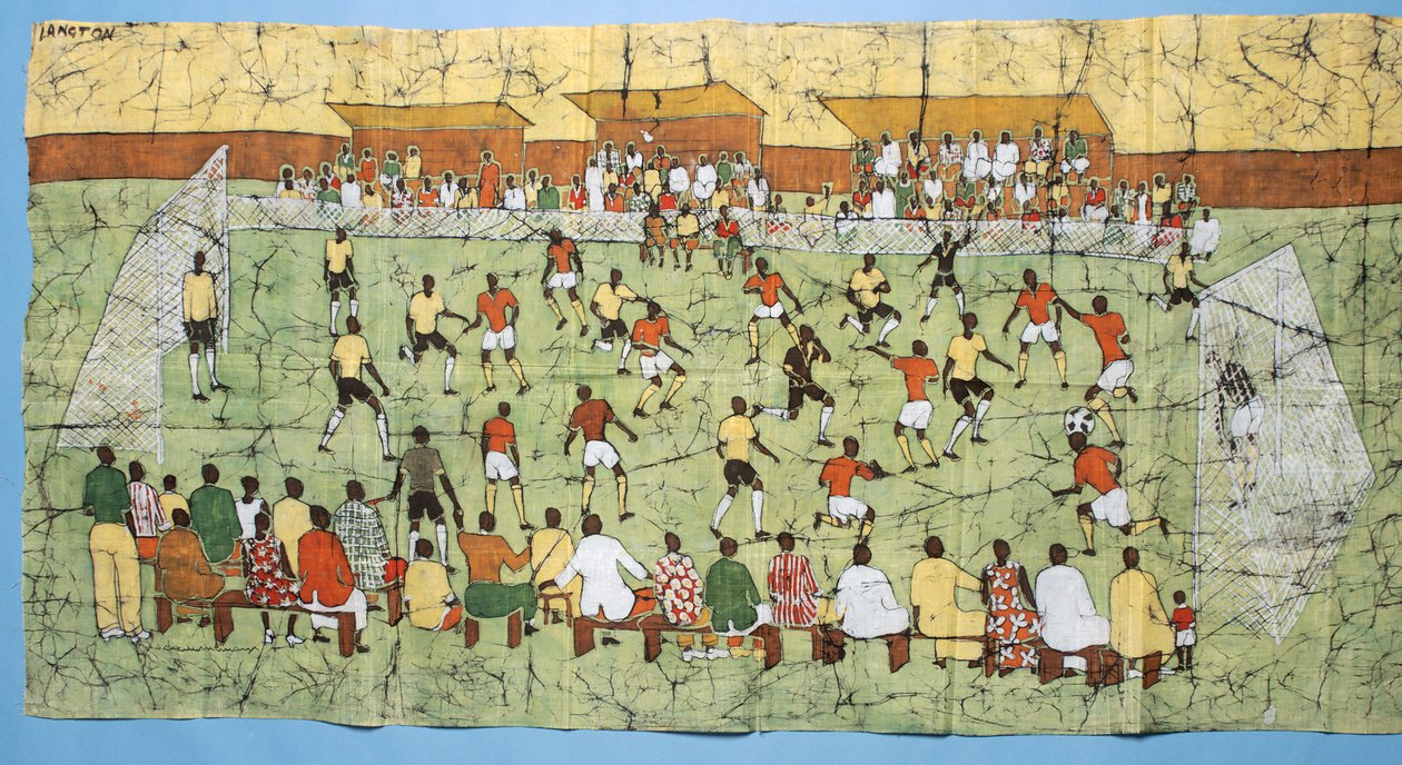 Batik africano que ilustra un partido de fútbol con multitudes viendo en las gradas de English School
