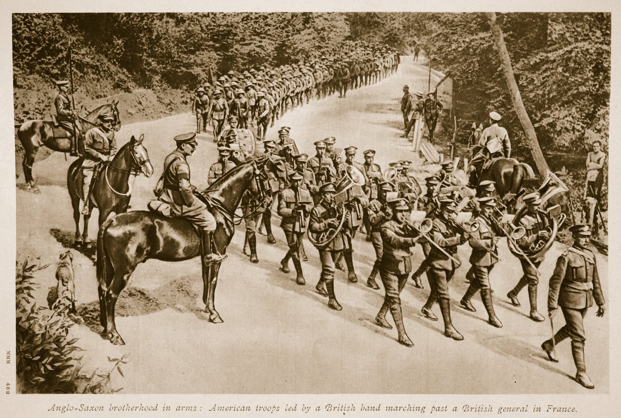 Hermandad anglosajona en armas: Tropas americanas lideradas por una banda británica desfilando frente a un general británico en Francia de English School