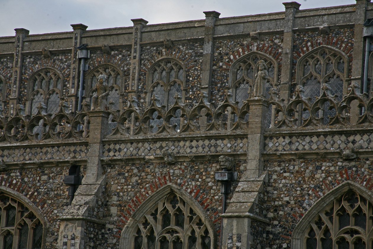 Detalle en el lado sur de la iglesia de English School