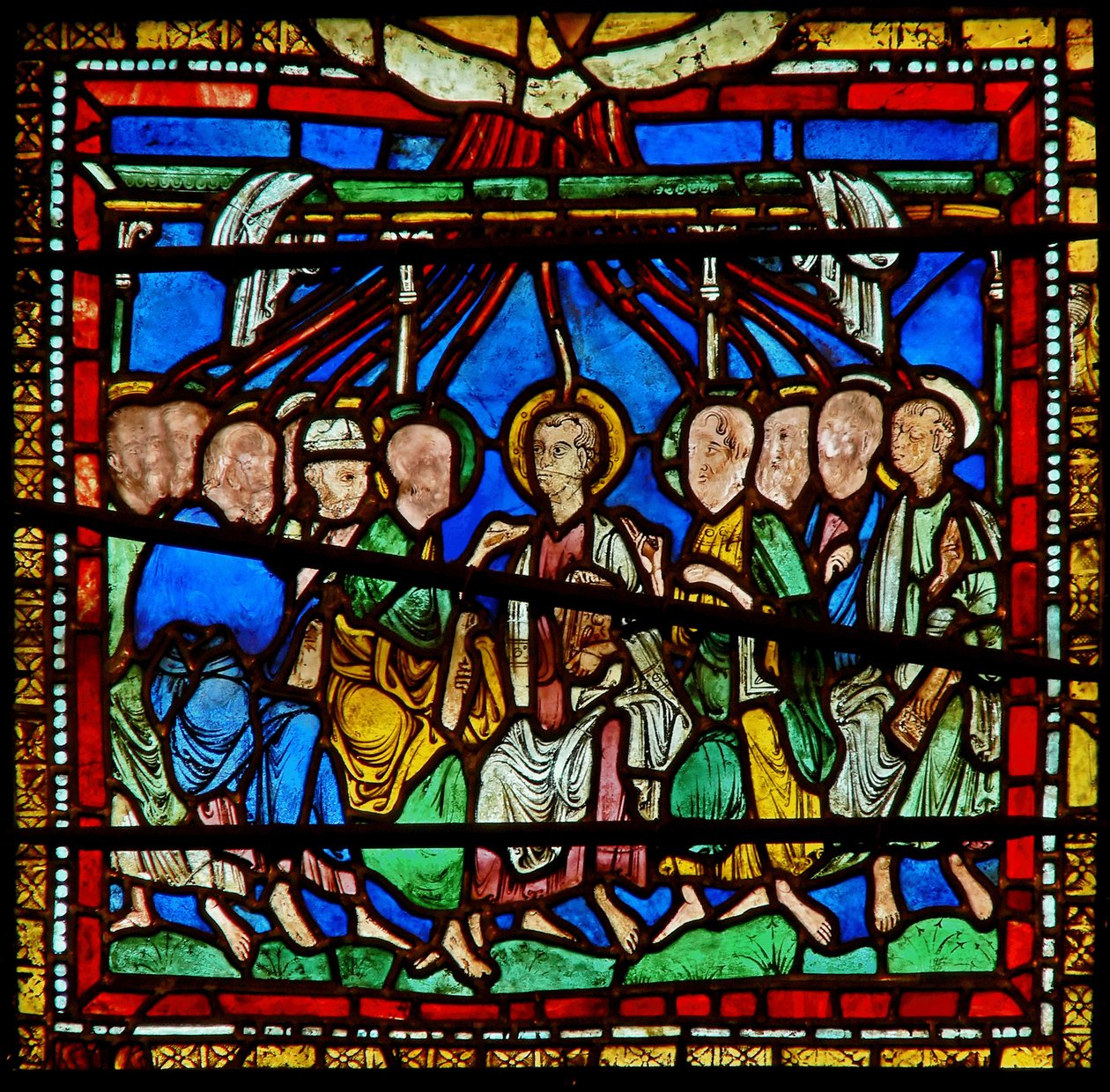 (detalle) de la ventana este de la Capilla de la Trinidad que representa Pentecostés de English School