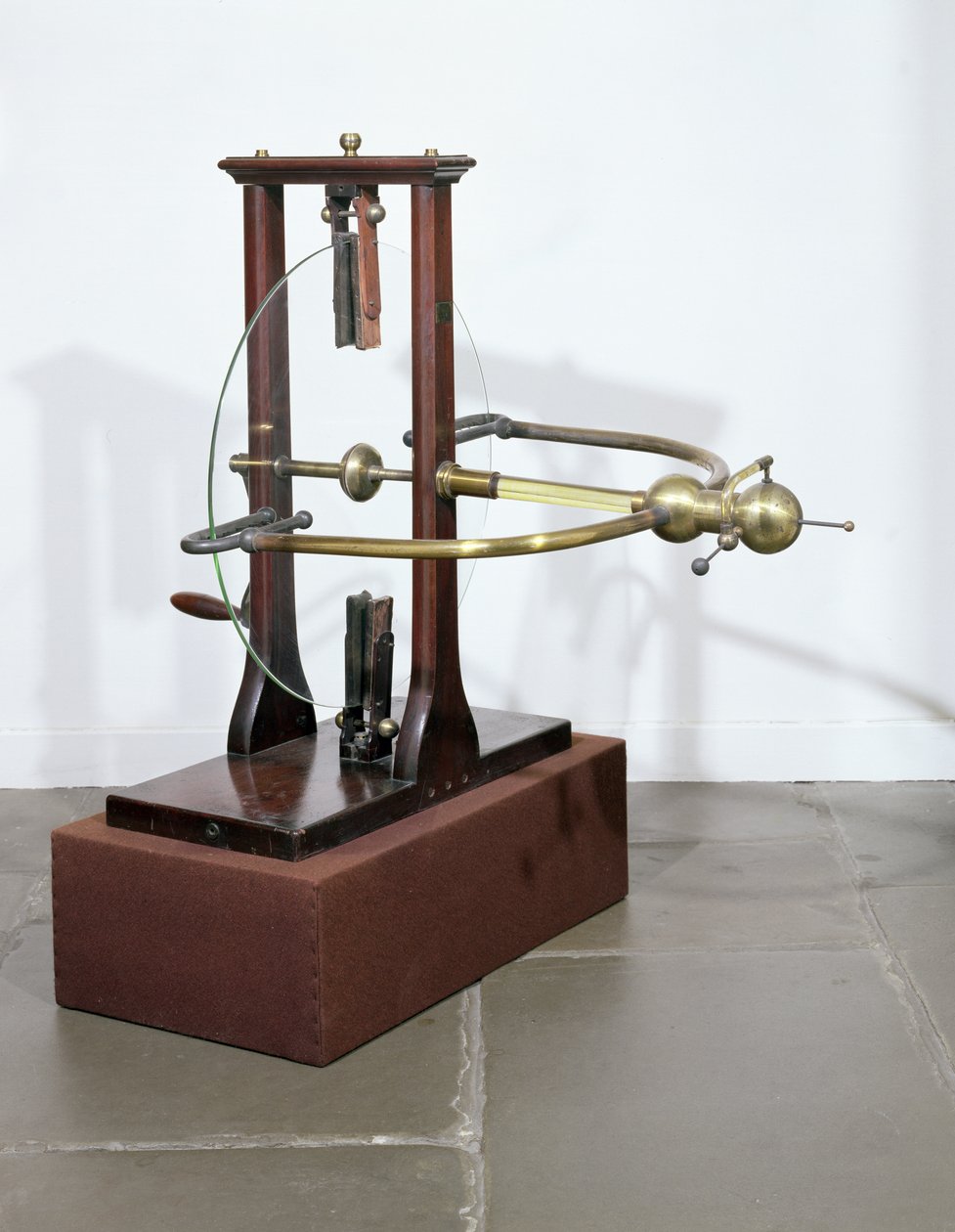 Máquina de placa electrostática, según un diseño de Jan Ingenhousz (1730-99) de English School