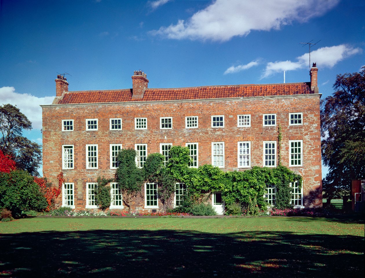 Vista exterior de Low Middleton Hall, Middleton St. George, Durham de English School