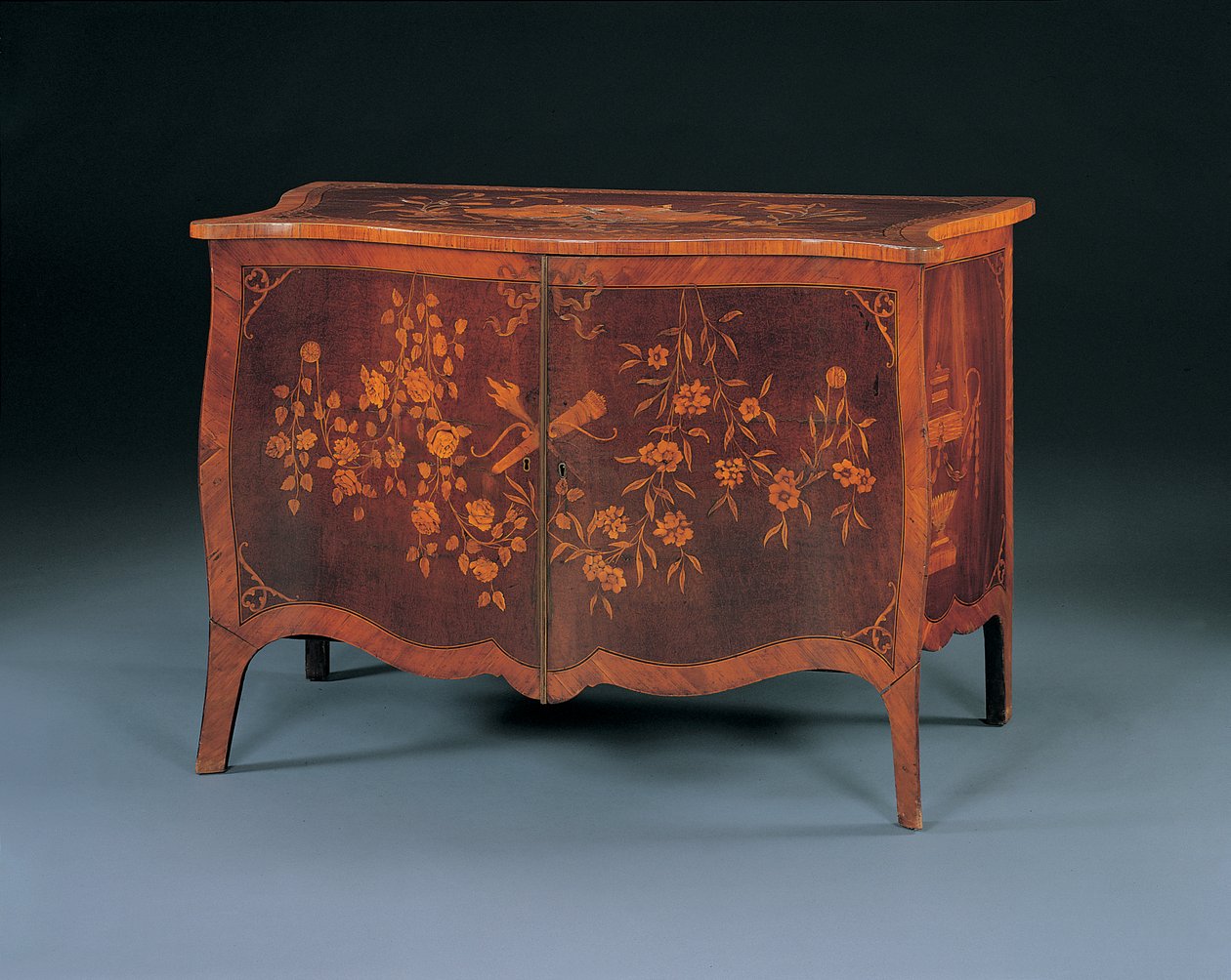 Cómoda de marquetería de Jorge III al estilo de John Cobb, c.1770 de English School