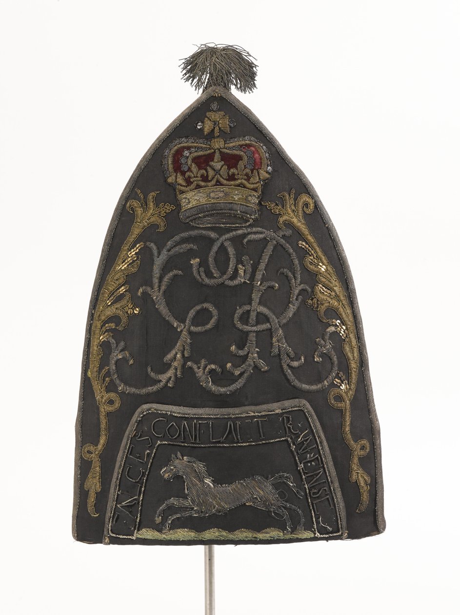 Gorra de granadero, Batallón Sur, Milicia de Hampshire, usada por el teniente J B Harrison de English School