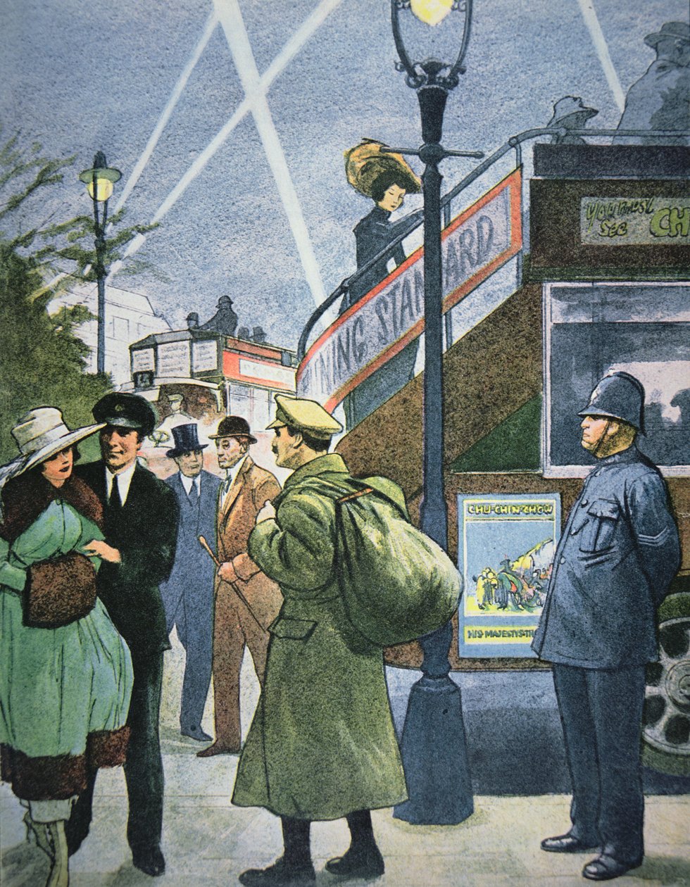 Escena de calle en Londres durante la Primera Guerra Mundial, soldado de permiso, c.1914-18 de English School